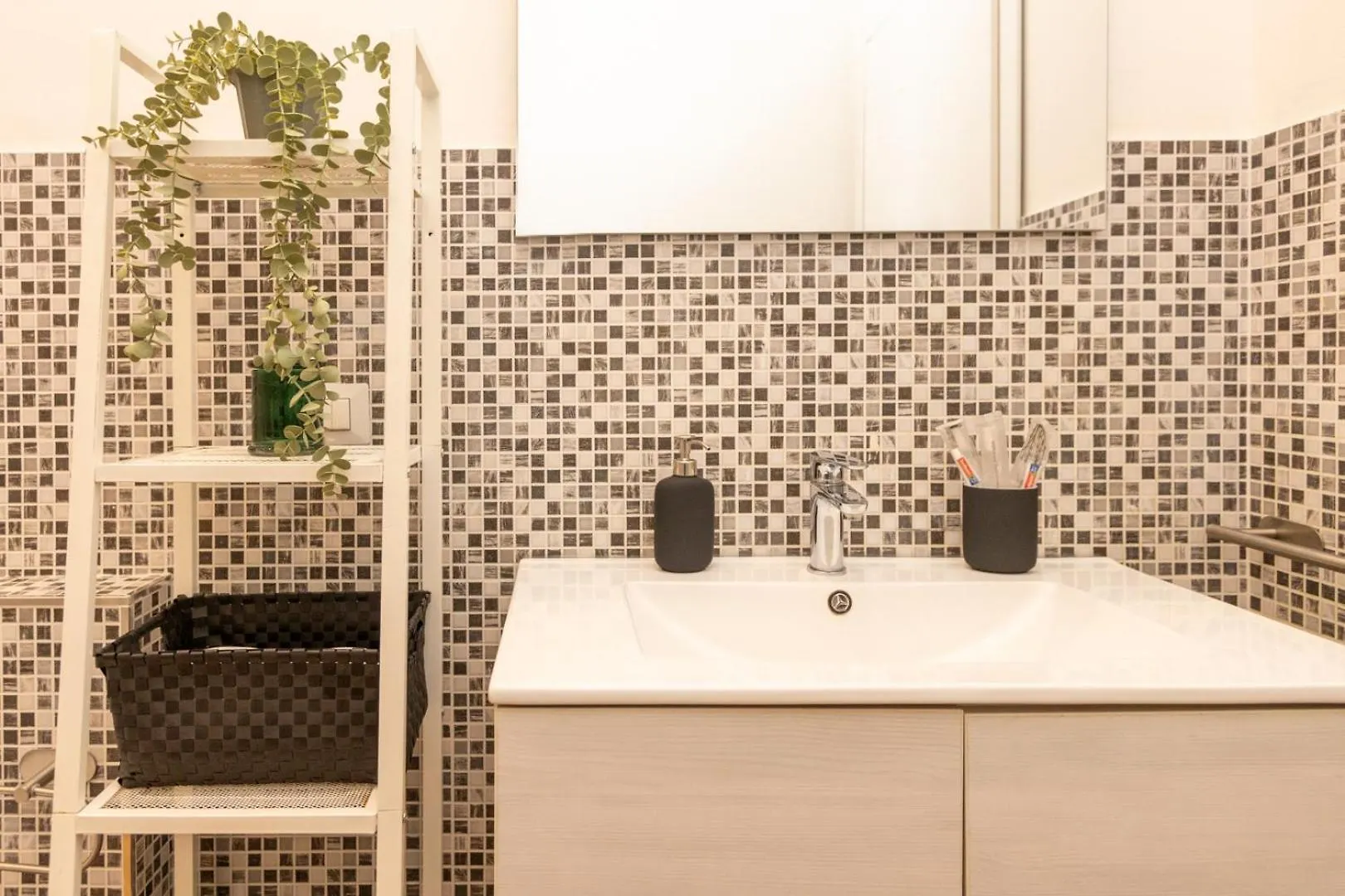 Loft Luxury Design- Apt With 2 Bedrooms -Wifi Ultra-5Min Metro Milan