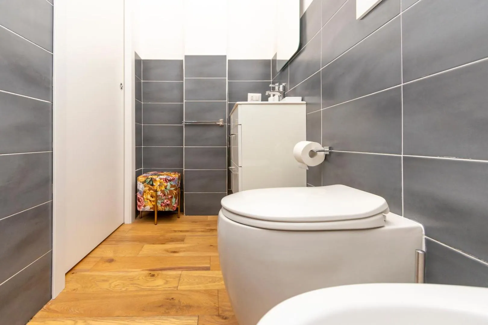 Loft Luxury Design- Apt With 2 Bedrooms -Wifi Ultra-5Min Metro Milan Apartment